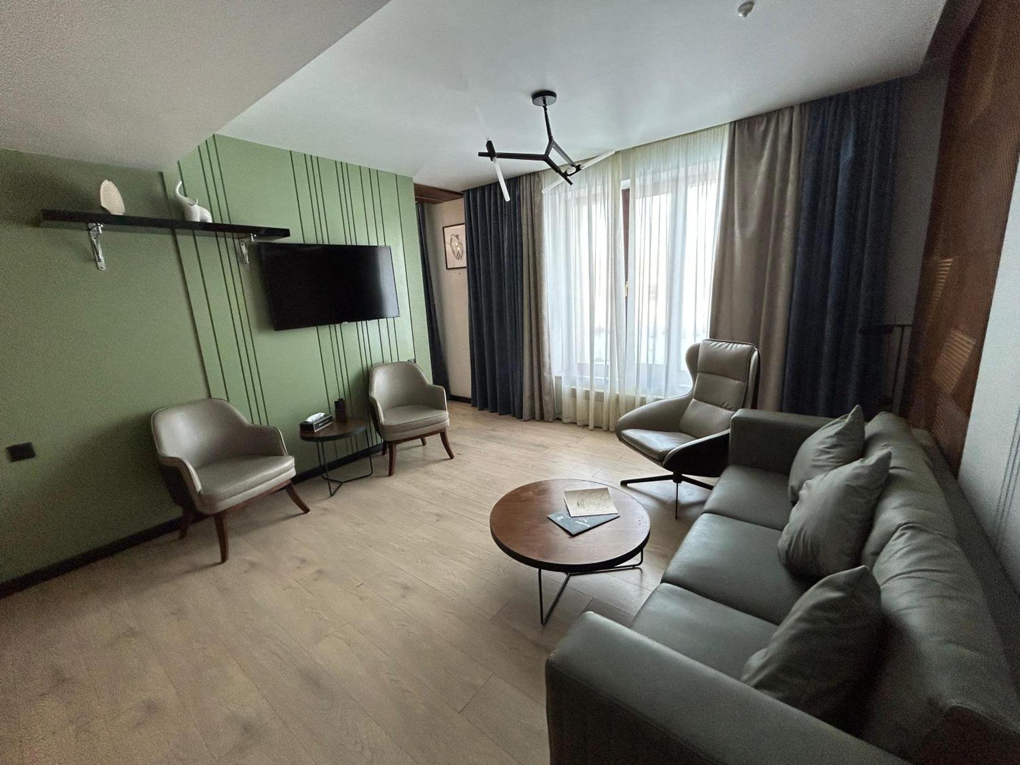 Empire City Karagandy Dış mekan fotoğraf